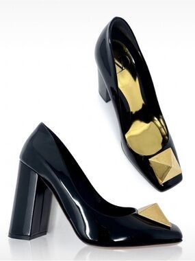 Valentino One Stud Black Patent Leather Pumps Heels